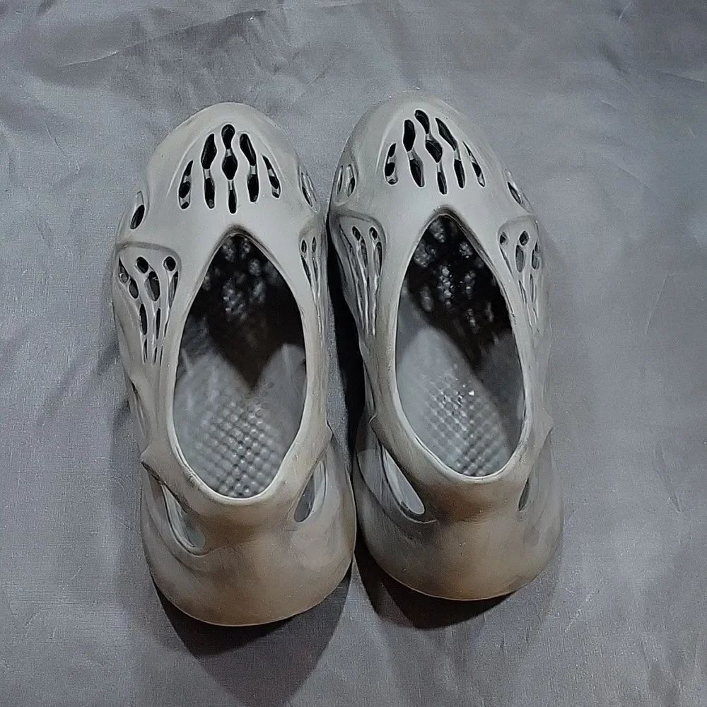 ADIDAS YEEZY FOAM RUNNER 'STONE SAGE (TD) - Picture 8 of 16